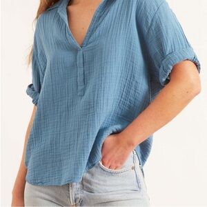 XiRENA Blue Gauze Short Sleeve Polo Collar Relaxed Blouse Women’s Size Large